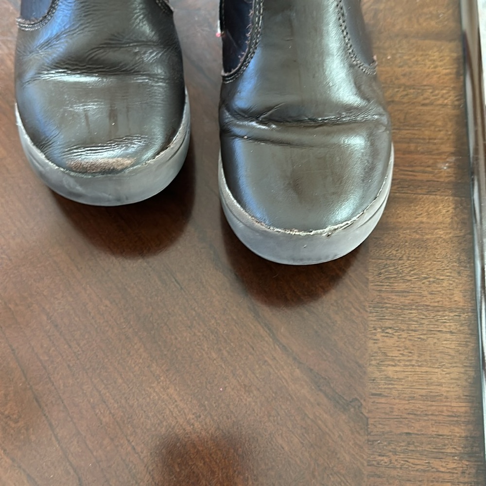 Boots - Picture 4 of 5